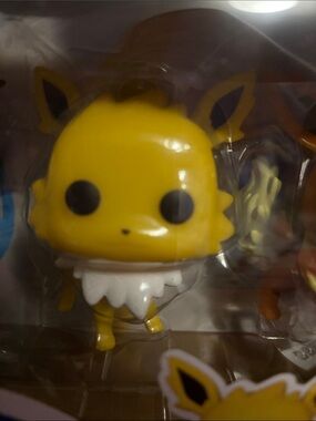 Funko Jolteon Vinyl Figure - Yellow with White Collar